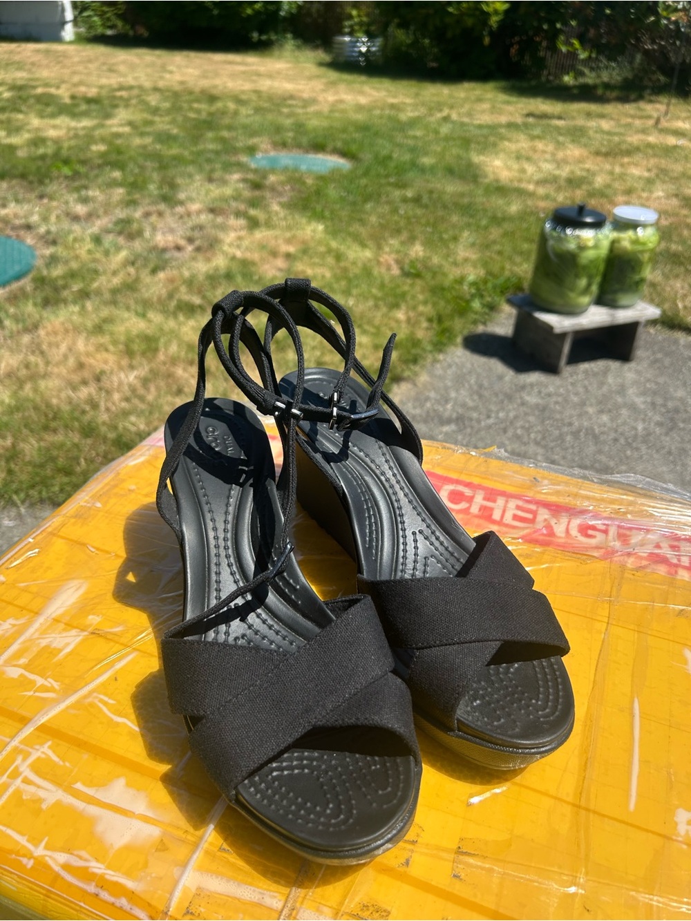Crocs Leigh II Cross Strap Strappy Ankle Wedge Sandals Black Women’s Size 10 - Picture 12 of 16